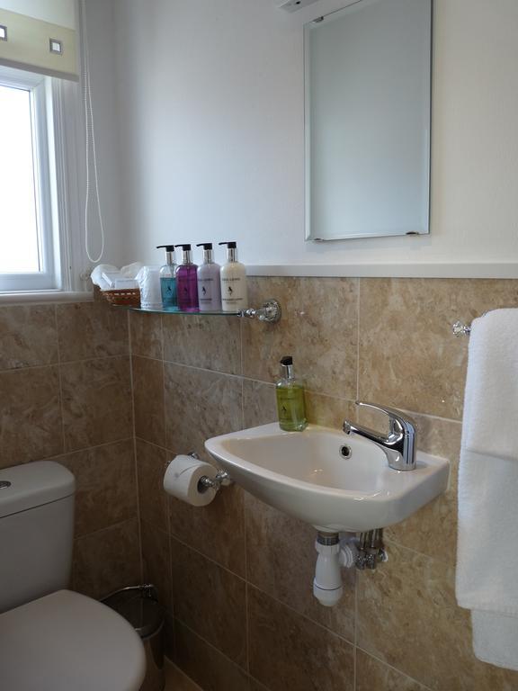 Cornerways Guest House Лландидно Экстерьер фото